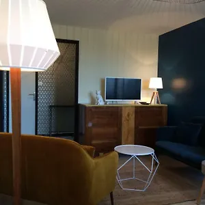 Le 82 , Aviñón Francia
